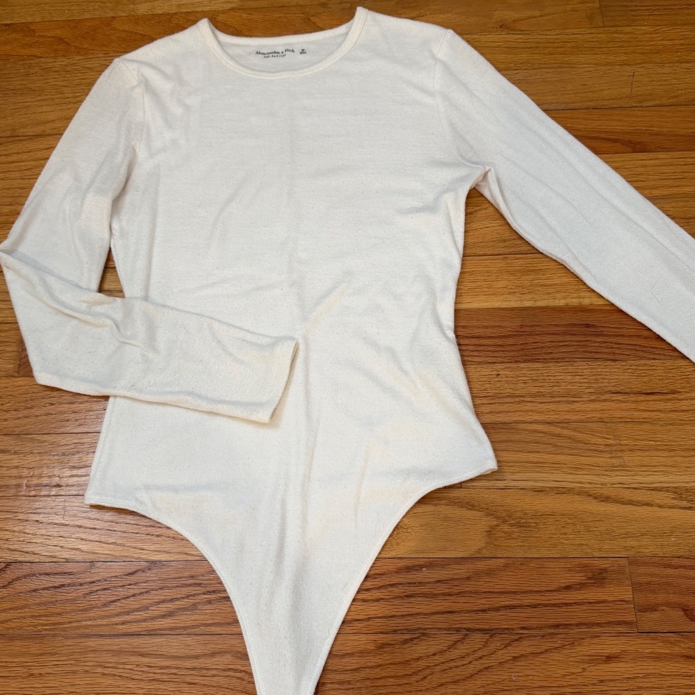 Abercrombie & Fitch Soft A&F Cozy Long Sleeve Bodysuit Cream White Womens Medium